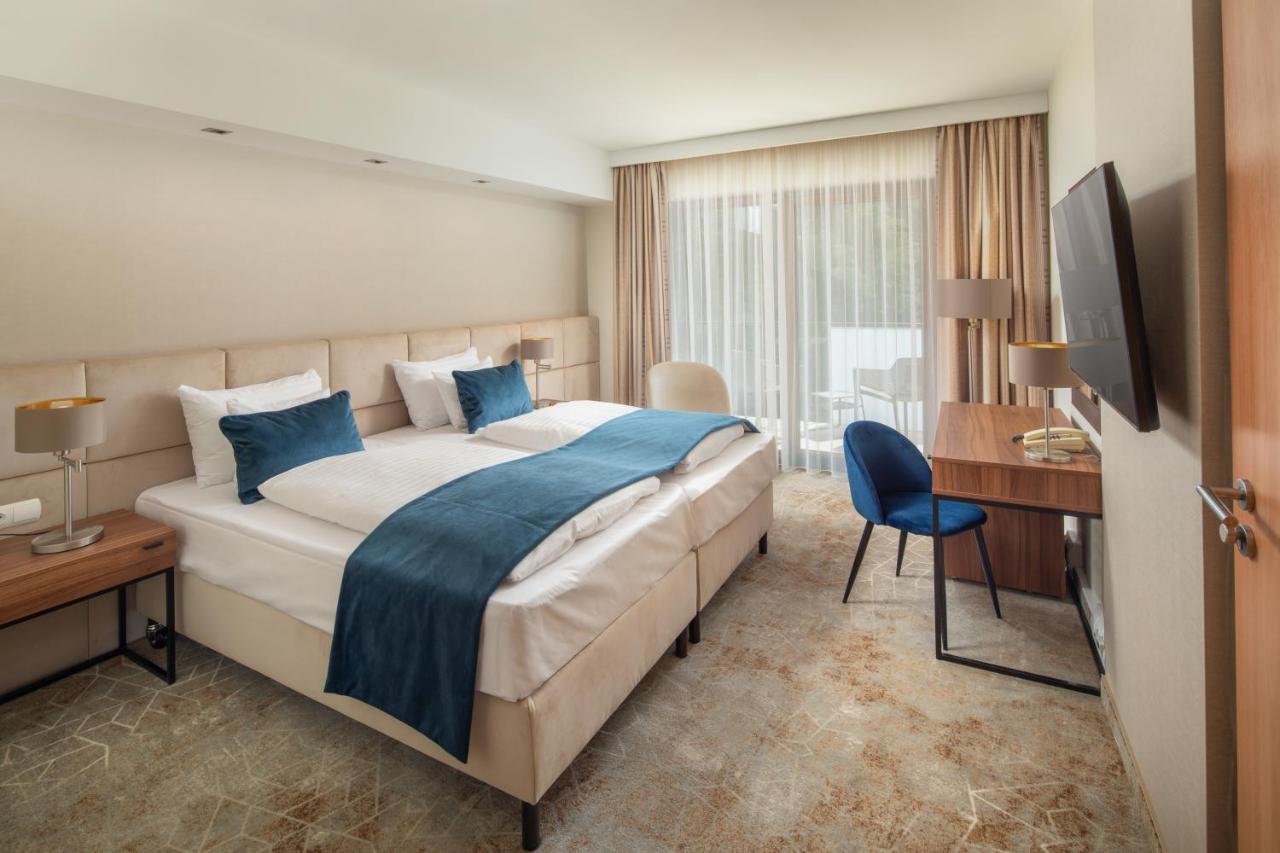 Fagus Hotel Conference & Spa โชพรอน ภายนอก รูปภาพ