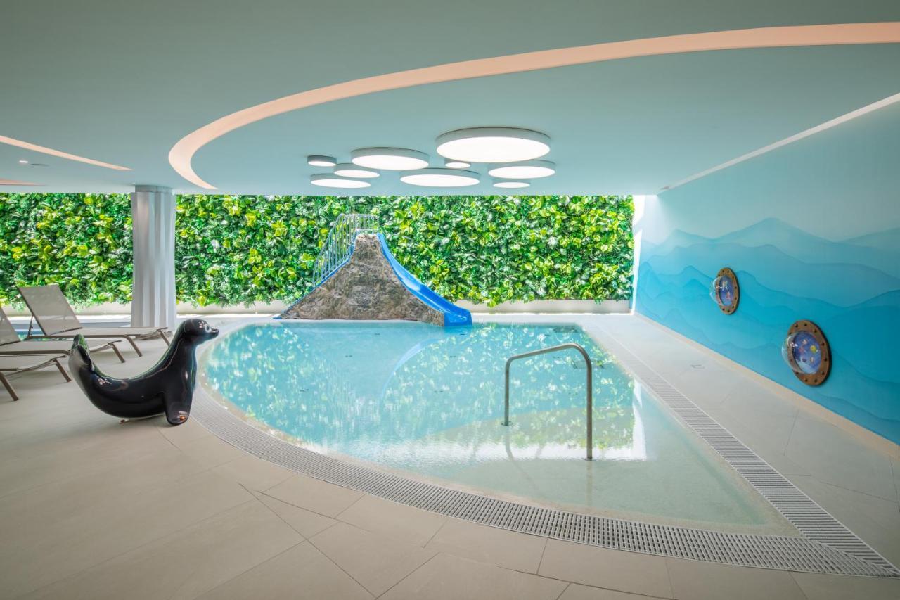 Fagus Hotel Conference & Spa โชพรอน ภายนอก รูปภาพ