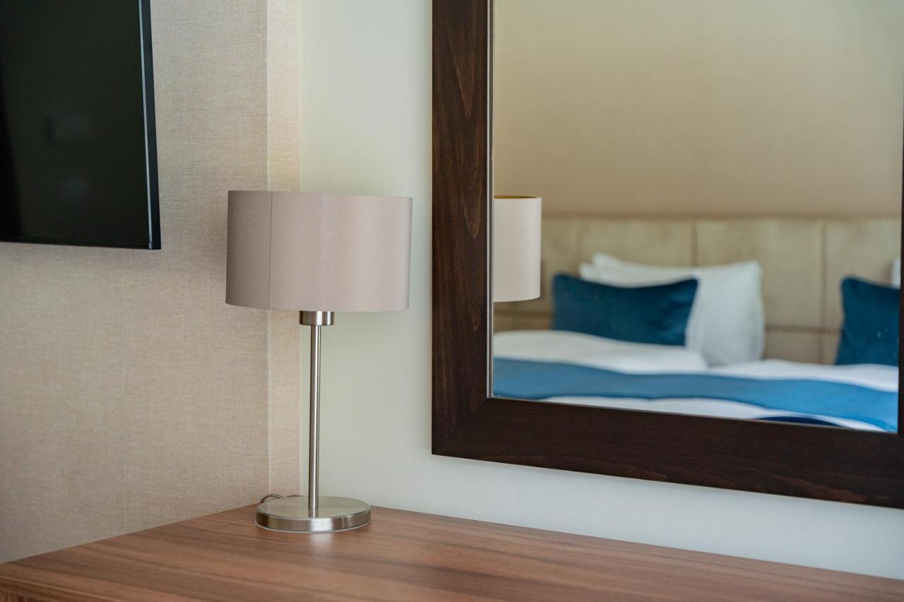 Fagus Hotel Conference & Spa โชพรอน ภายนอก รูปภาพ